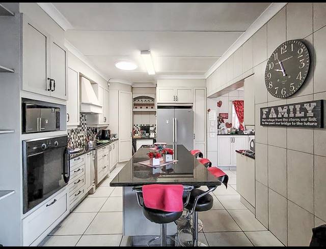 3 BEDROOM HOUSE FOR SALE IN VALHALLA